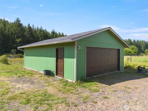 1023 W Beeville Loop Rd, Matlock, WA 98560 photo 4