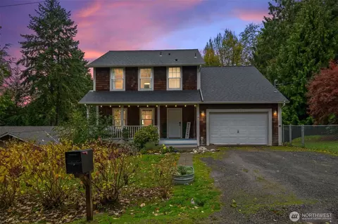 22085 Seavista Dr NE, Poulsbo, WA 98370