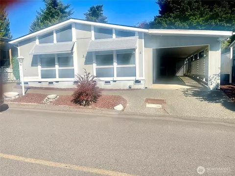 32820 S 20th St S #30, Federal Way, WA 98003