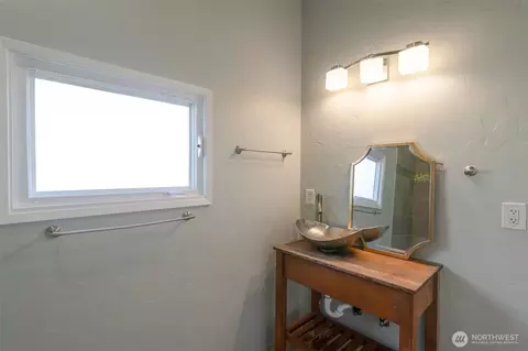Bath - 1812 22nd St, Everett, WA 98201 photo 1 of 2