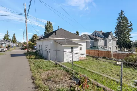Exterior - 1812 22nd St, Everett, WA 98201 photo 4 of 4