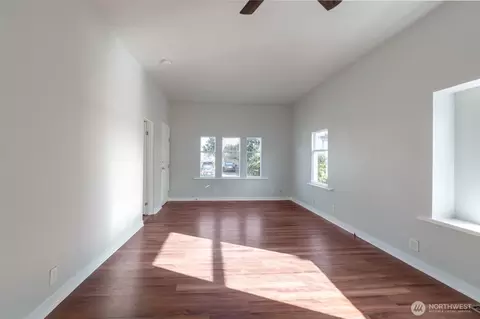 Living - 1812 22nd St, Everett, WA 98201 photo 2 of 3