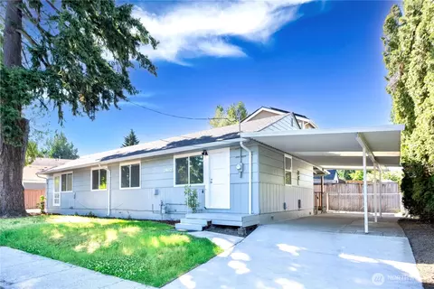 2807 NE 16th St, Renton, WA 98056