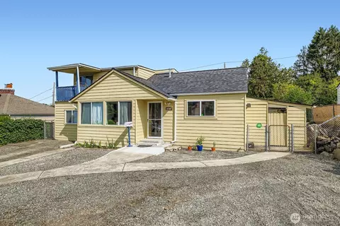 2414 S 121st Pl, Seattle, WA 98168