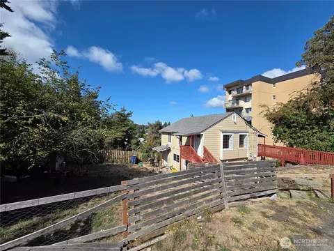 10603 12th Ave SW, Seattle, WA 98146