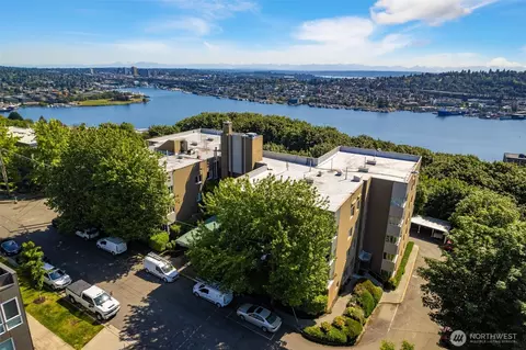1800 Taylor Ave N #3, Seattle, WA 98109