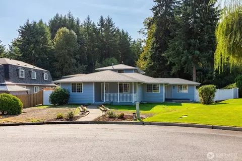 106 Holly Ct, Fircrest, WA 98466