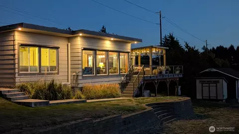 22629 10th Ave S, Des Moines, WA 98198