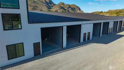 73 E Shop Ave #B6, Chelan, WA 98816
