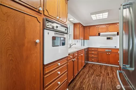 Kitchen - 715 35th St, Everett, WA 98201 photo 4 of 4