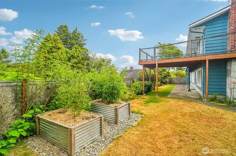 Exterior - 715 35th St, Everett, WA 98201 photo 1 of 2