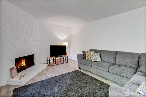 419 S 325th Pl #T-7, Federal Way, WA 98003