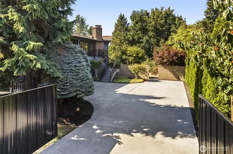 Exterior - 5004 27th Ave W, Everett, WA 98203 photo 5 of 5