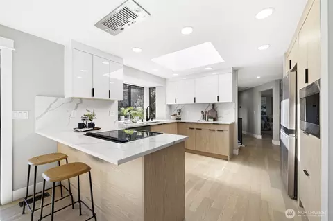 Kitchen - 5004 27th Ave W, Everett, WA 98203 photo 3 of 4