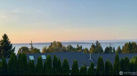 View/Area - 5004 27th Ave W, Everett, WA 98203 photo 1 of 3
