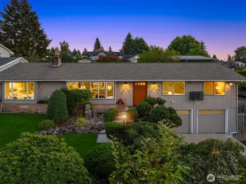 913 E Cherry Hill St, Kent, WA 98030