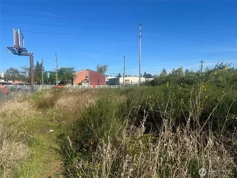 7426 Portland Ave E, Tacoma, WA 98404