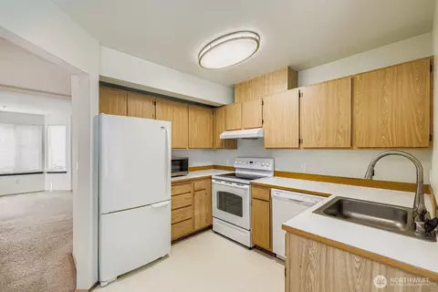 Kitchen - 10 E Casino Rd #2, Everett, WA 98208 photo 2 of 3