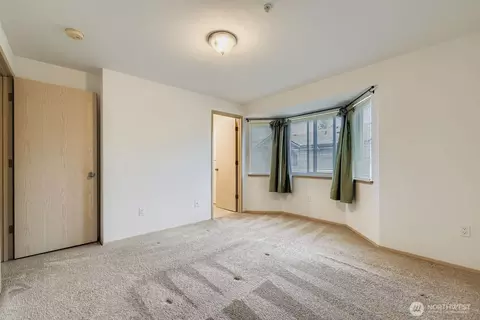 Bedroom - 10 E Casino Rd #2, Everett, WA 98208 photo 3 of 4