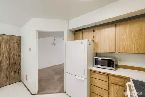 Kitchen - 10 E Casino Rd #2, Everett, WA 98208 photo 3 of 3