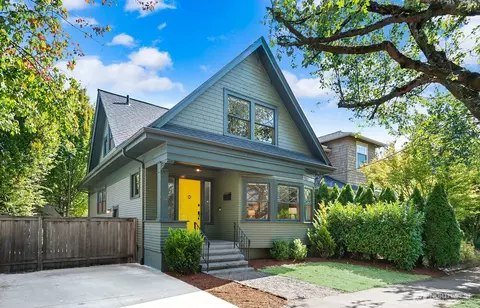 822 24th Ave, Seattle, WA 98122