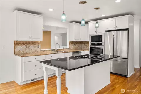 Kitchen - 15117 147th Ave E, Orting, WA 98360 photo 1 of 5