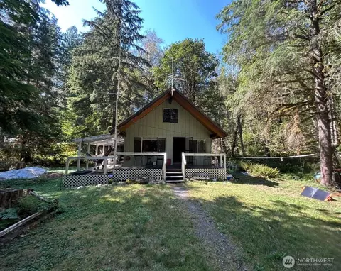 8516 Beaver Pl, Marblemount, WA 98267