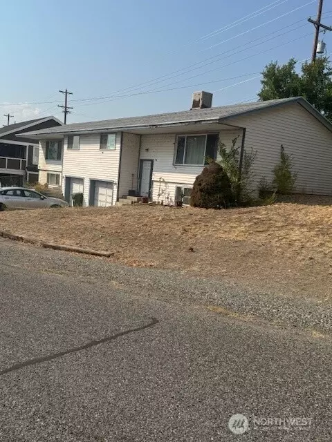 365 367 Fig St, Omak, WA 98841 photo 2