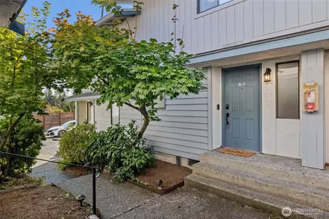 19230 15th Ave NE #B3, Shoreline, WA 98155