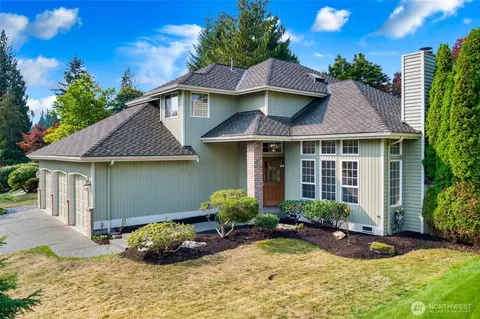 Exterior - 10104 33rd Ave SE, Everett, WA 98208 photo 4 of 13