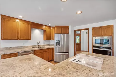 Kitchen - 10104 33rd Ave SE, Everett, WA 98208 photo 2 of 3