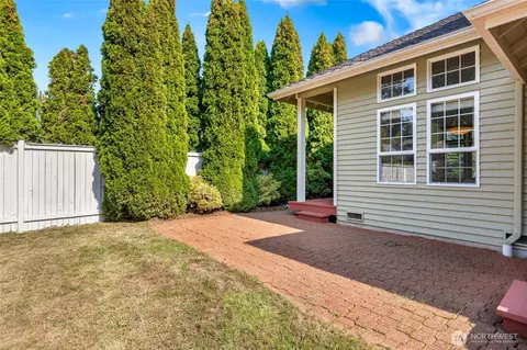 Exterior - 10104 33rd Ave SE, Everett, WA 98208 photo 8 of 13