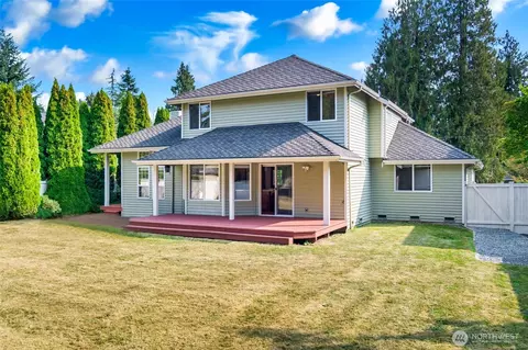Exterior - 10104 33rd Ave SE, Everett, WA 98208 photo 10 of 13