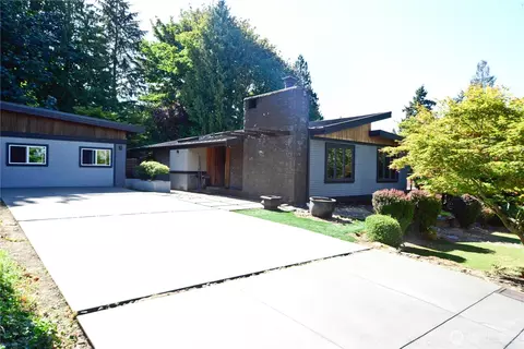 11809 NE 74th St #1-3, Kirkland, WA 98033