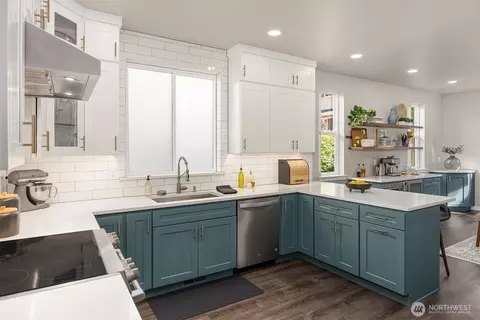 Kitchen - 18513 41st Dr SE, Bothell, WA 98012 photo 3 of 5
