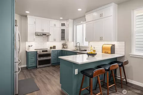 Kitchen - 18513 41st Dr SE, Bothell, WA 98012 photo 4 of 5