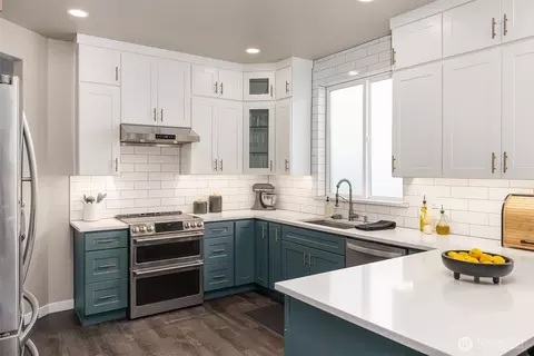 Kitchen - 18513 41st Dr SE, Bothell, WA 98012 photo 2 of 5