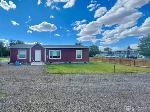 405 E Chelan St, Coulee City, WA 99115