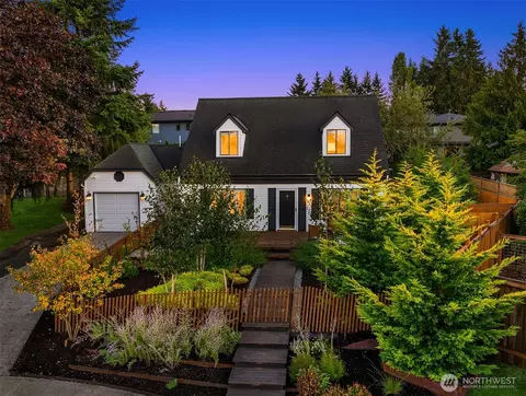 8423 NE 131st Pl, Kirkland, WA 98034