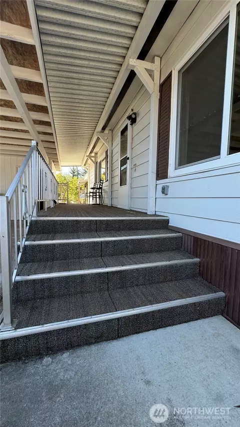 610 W Spruce Street Dr, Sequim, WA 98382 photo 2