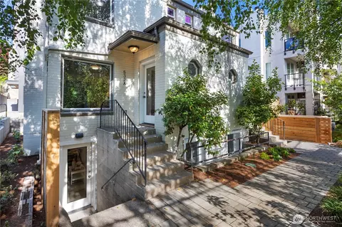 530 12th Ave E, Seattle, WA 98102