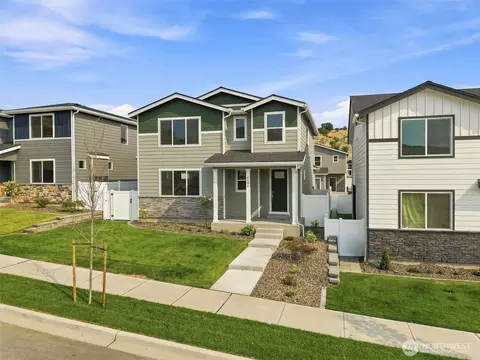 2122 Plumridge Ct, Wenatchee, WA 98801