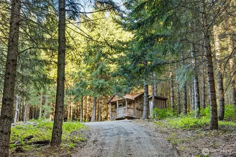 826 Filbert Rd, Cle Elum, WA 98922