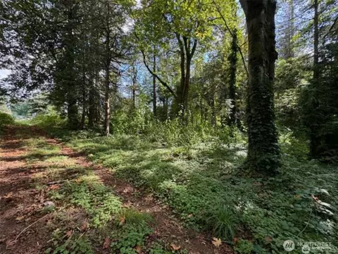 10516 62nd Ave E, Puyallup, WA 98373