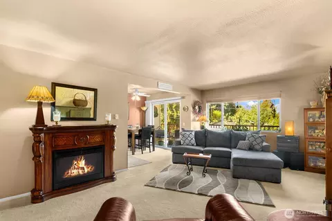 330 Elm St #305, Everett, WA 98203