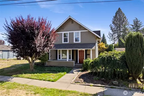 1118 Thompson St, Sumner, WA 98390 photo 2