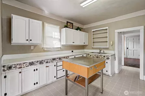 1118 Thompson St, Sumner, WA 98390 photo 16