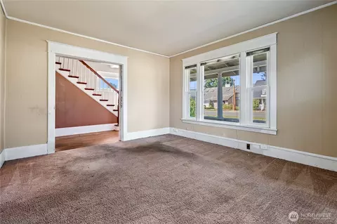 1118 Thompson St, Sumner, WA 98390 photo 8