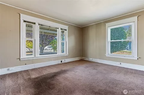 1118 Thompson St, Sumner, WA 98390 photo 6