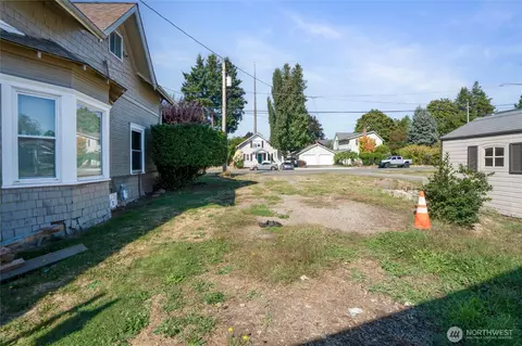 1118 Thompson St, Sumner, WA 98390 photo 31